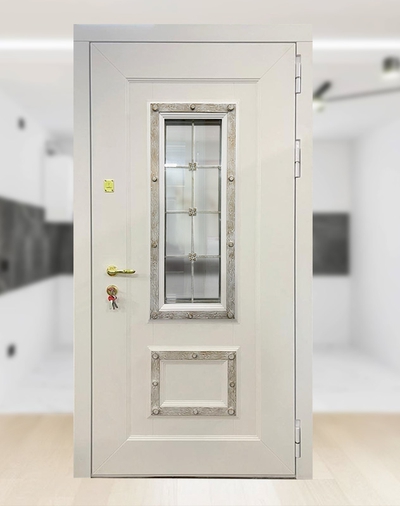 Изготовление белой парадной двери МДФ со стеклом — пример работы на заказ