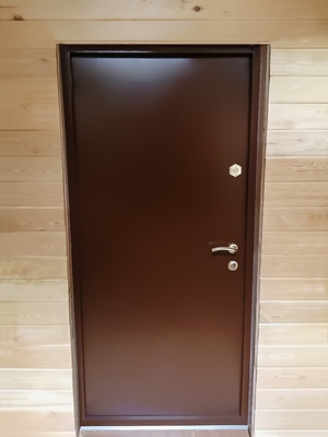 Дверь для частного дома, вид изнутри (СНТ «Фомкино-4»)