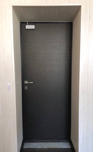 Одностворчатая дверь с имитацией шпона Внутренняя сторона