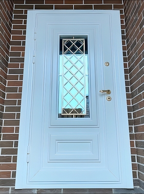 Дверь с решеткой и стеклом