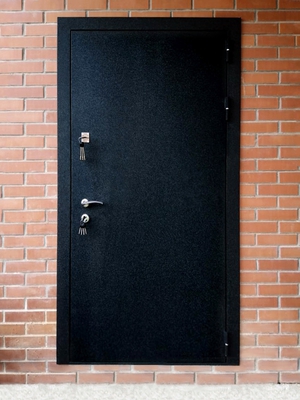 Дверь в частном доме, фото снаружи