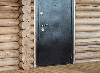 Установка входной двери в деревянном доме — выбор, особенности монтажа, заказ