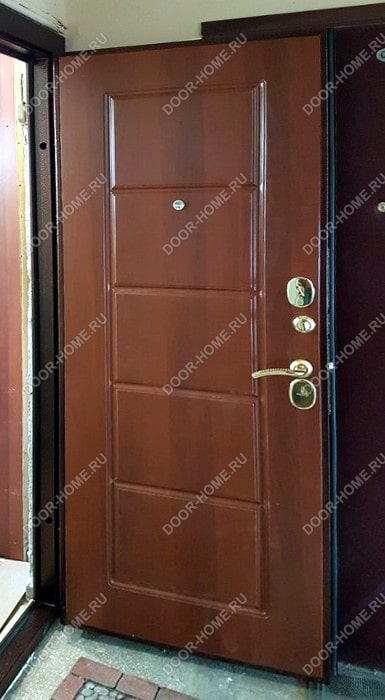 Установка входной двери в частный дом