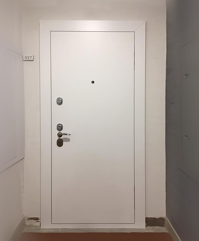 Смотрите пример монтажа стальной двери МДФ со скрытыми петлями «Премиум»
