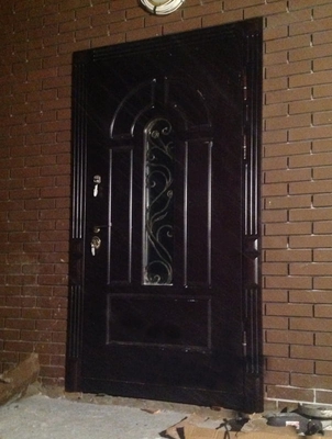 Остекленная дверь для частного дома