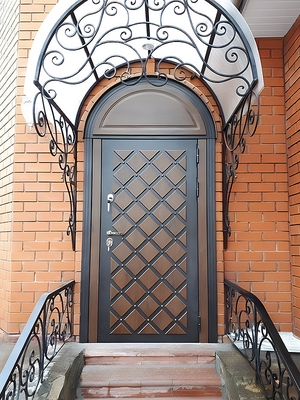 Непромерзающая дверь арочной формы