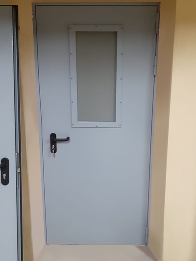 Монтаж дверей и напольного люка для технических помещений – ул. Новый Арбат