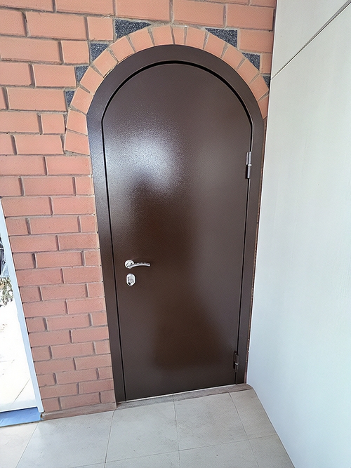 Порошковая дверь арочной формы