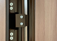 Примеры дверей со скрытыми петлями