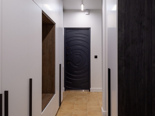 Установленная дверь Титан, вид из квартиры