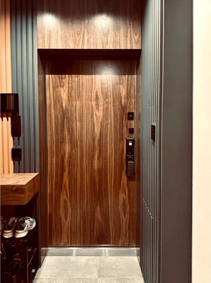 Входная дверь в квартиру с отделкой откосов Входная дверь в квартиру с отделкой откосов