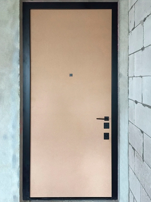 Внутренняя сторона двери со скрытыми петлями