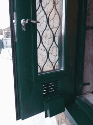 Двери с вентиляцией для загородного дома
