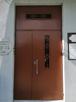 Остекленная дверь для салона красоты